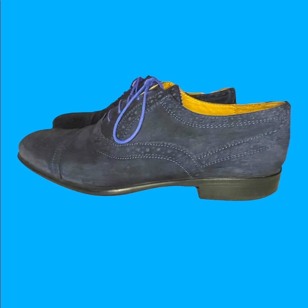 Vera Gomma Blue Suede Wingtip Shoes. Italy